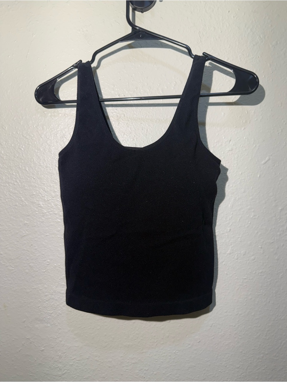 Everyday Black Scoop Crop Tank Top - Women
